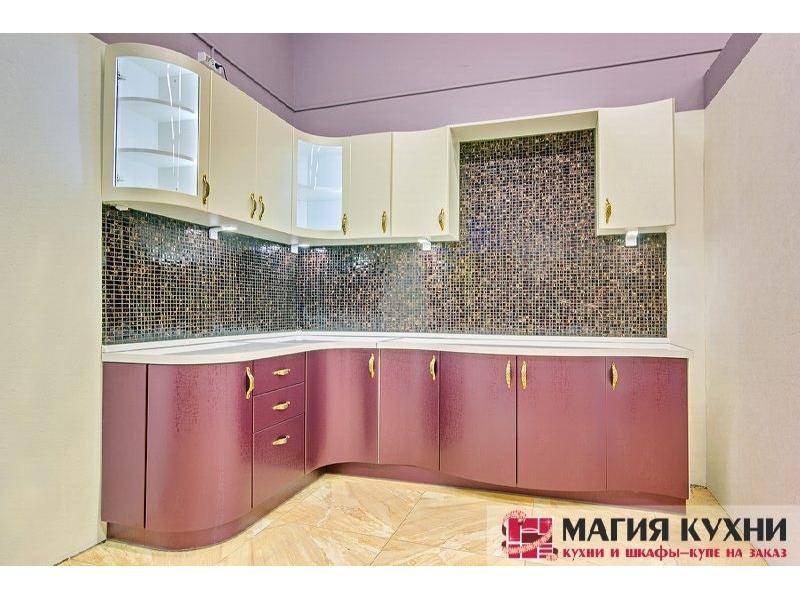 кухня с плавными линиями в Сыктывкаре