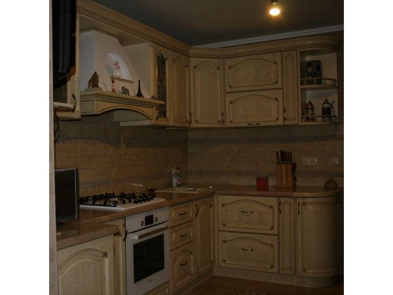 классическая угловая кухня в Сыктывкаре