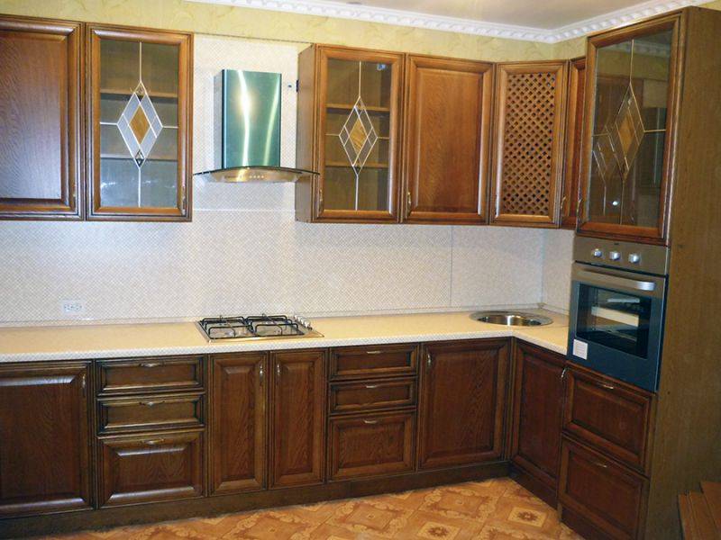 угловая классическая кухня в Сыктывкаре
