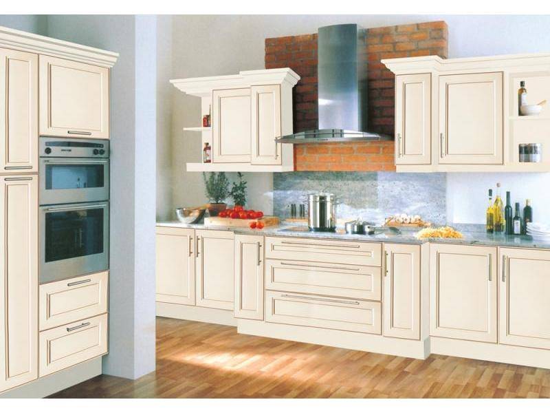 светлая кухня аттико в Сыктывкаре