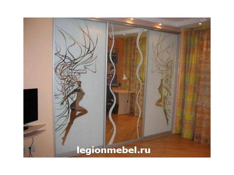 шкаф с матовыми стеклами в Сыктывкаре
