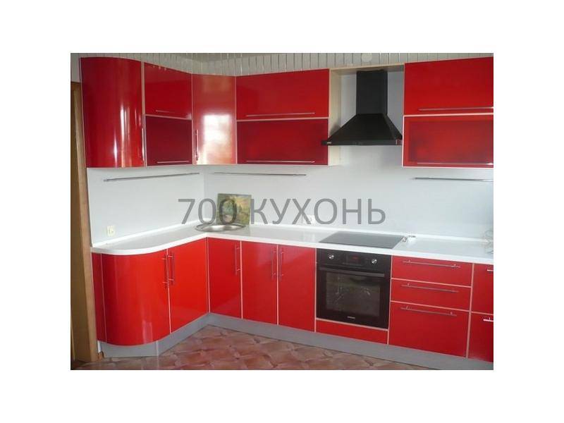 красная угловая кухня в Сыктывкаре