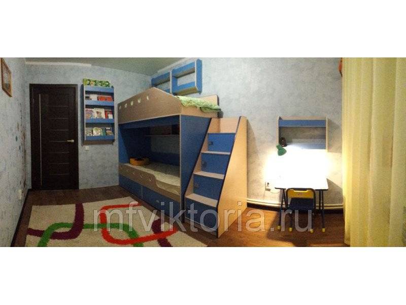 двухэтажная кровать с полками в Сыктывкаре