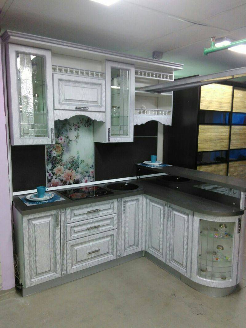 кухонный гарнитур с нанесением патины в Сыктывкаре