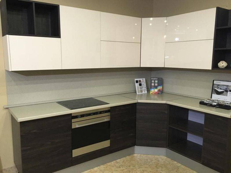 угловая кухня стильная в Сыктывкаре