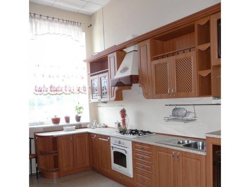 классическая угловая кухня в Сыктывкаре
