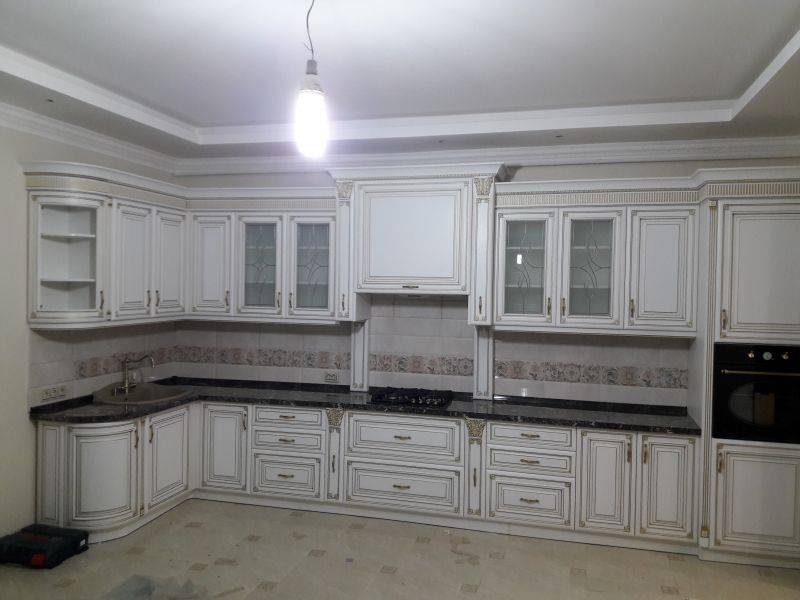 угловая кухня из дерева в Сыктывкаре