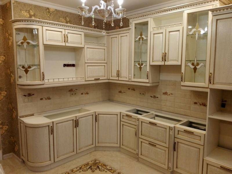 угловая кухня классическая в Сыктывкаре