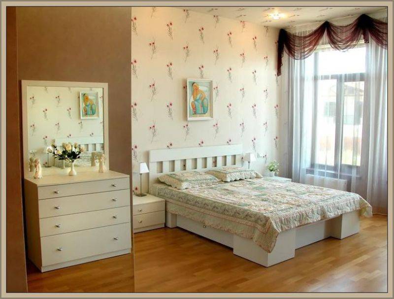 белый спальный гарнитур в Сыктывкаре