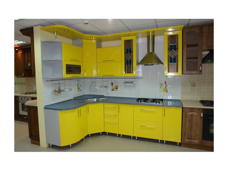 желтая угловая кухня 15 в Сыктывкаре