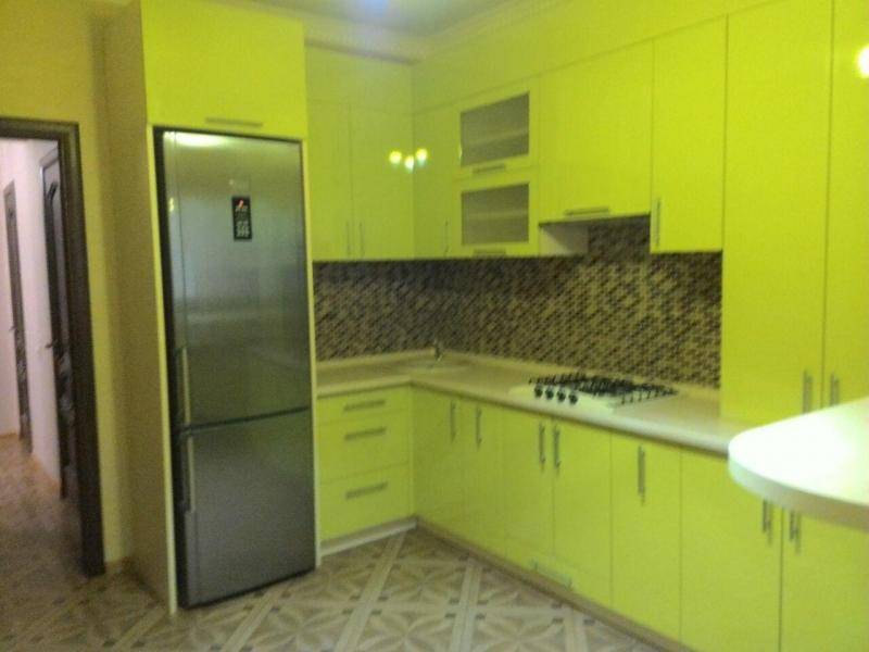 салатовая угловая кухня в Сыктывкаре