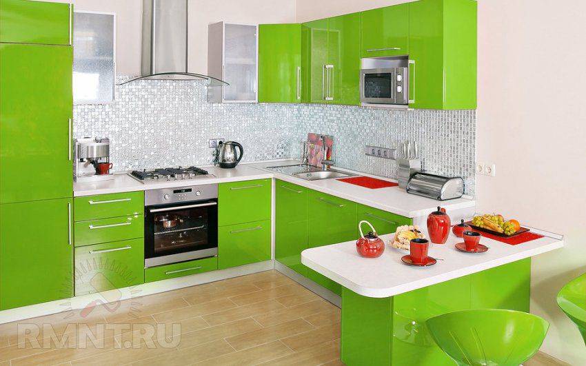 кухня 17 из пластика с барной стойкой в Сыктывкаре