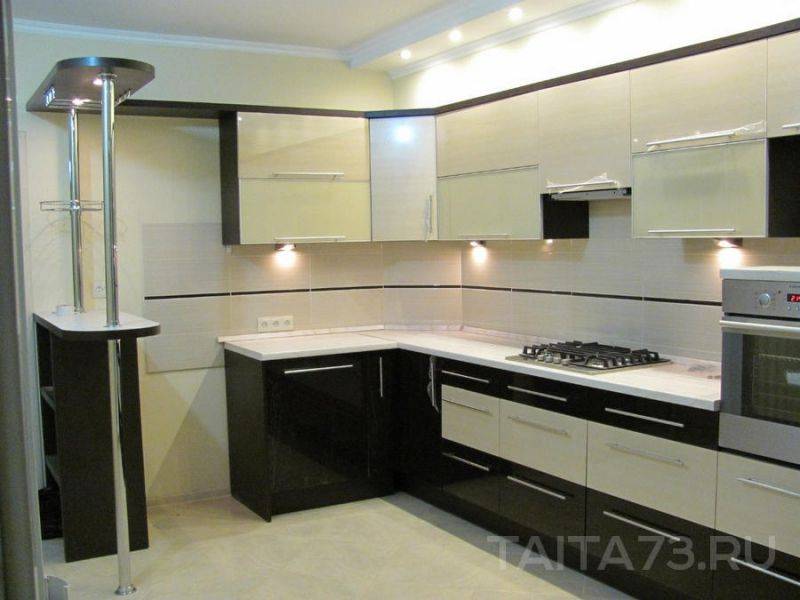 стильная комбинированная кухня в Сыктывкаре