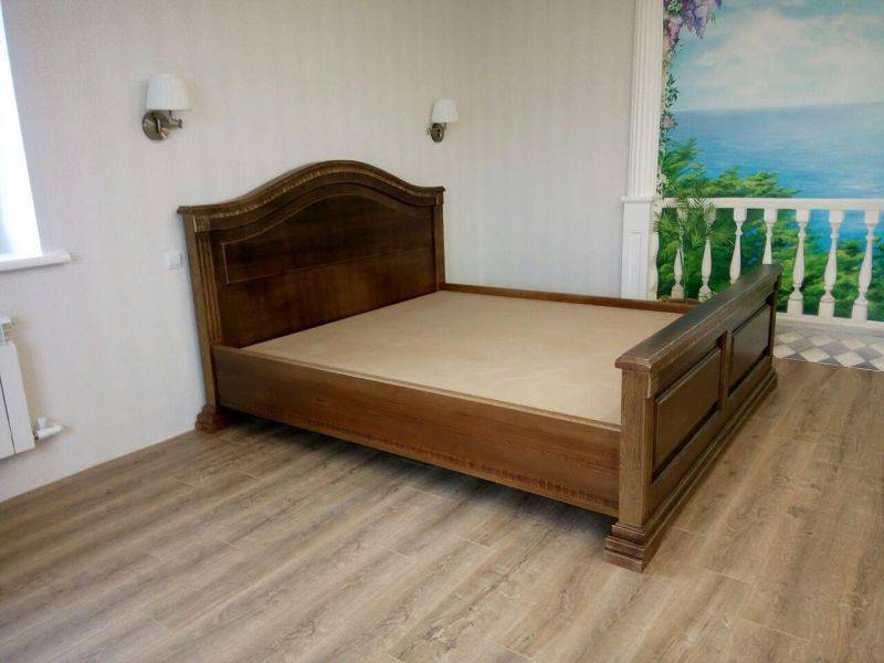 кровать двуспальная из дерева в Сыктывкаре
