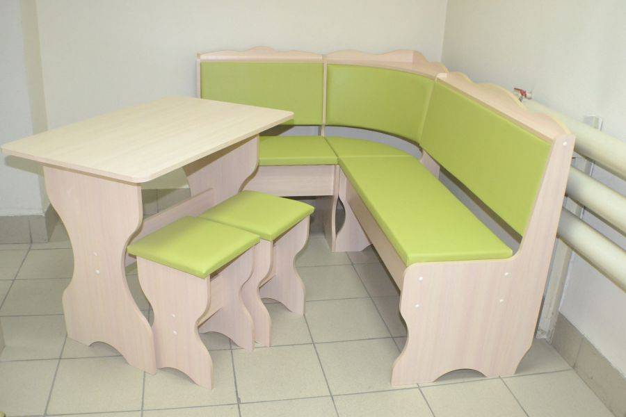 кухонный уголок миссия с полкой в Сыктывкаре